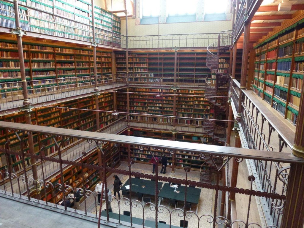 P1010227bibliotheek